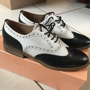 Like New w/box Saddle Shoes Sz 7 1/2